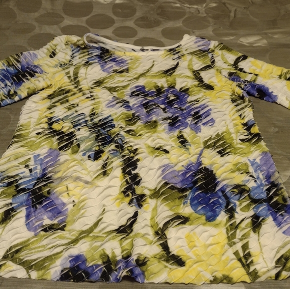 Womens shirt - Picture 2 of 4